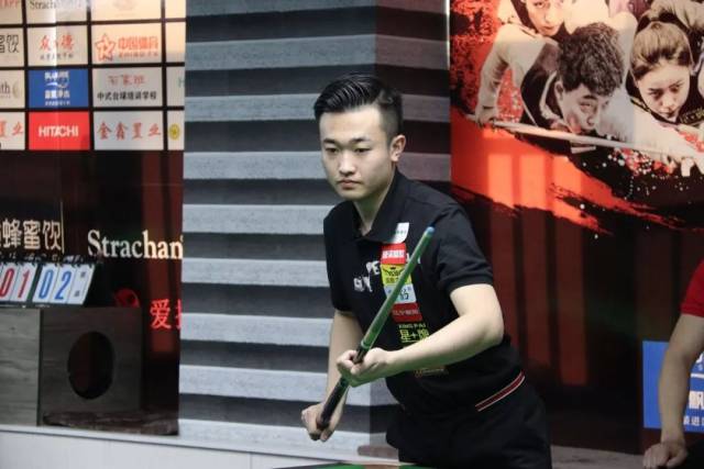 他被安排在 他被安排在