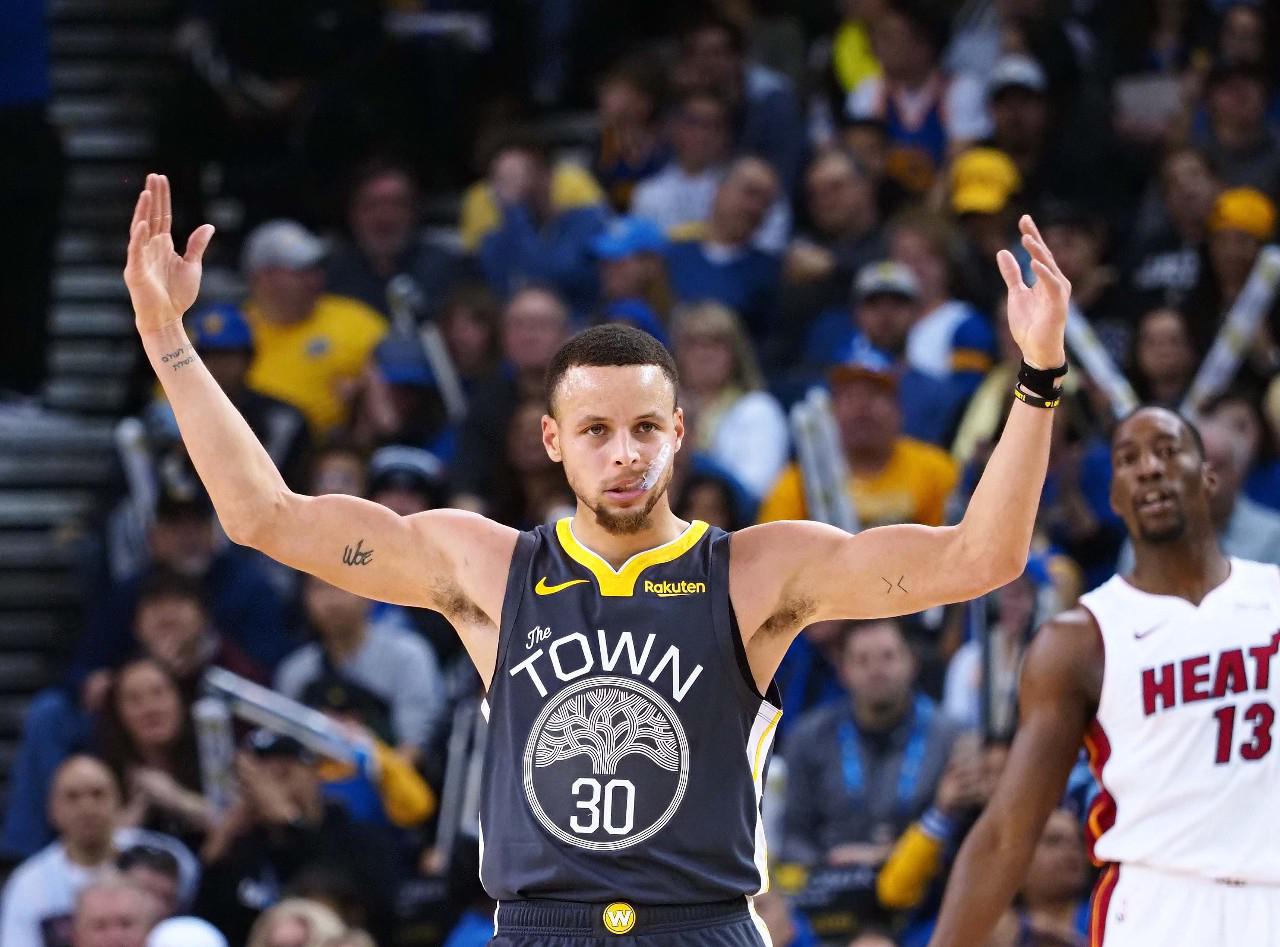 西亚羽毛球 西亚羽毛球