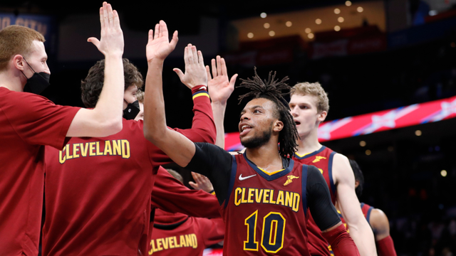 球场上画上 球场上画上