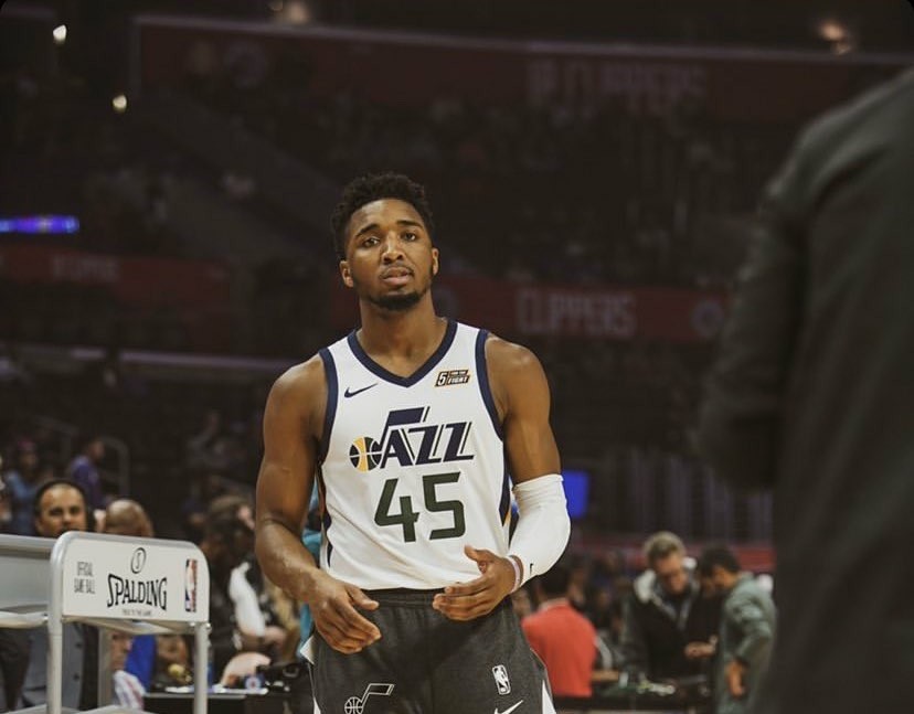 气氛不算融 气氛不算融